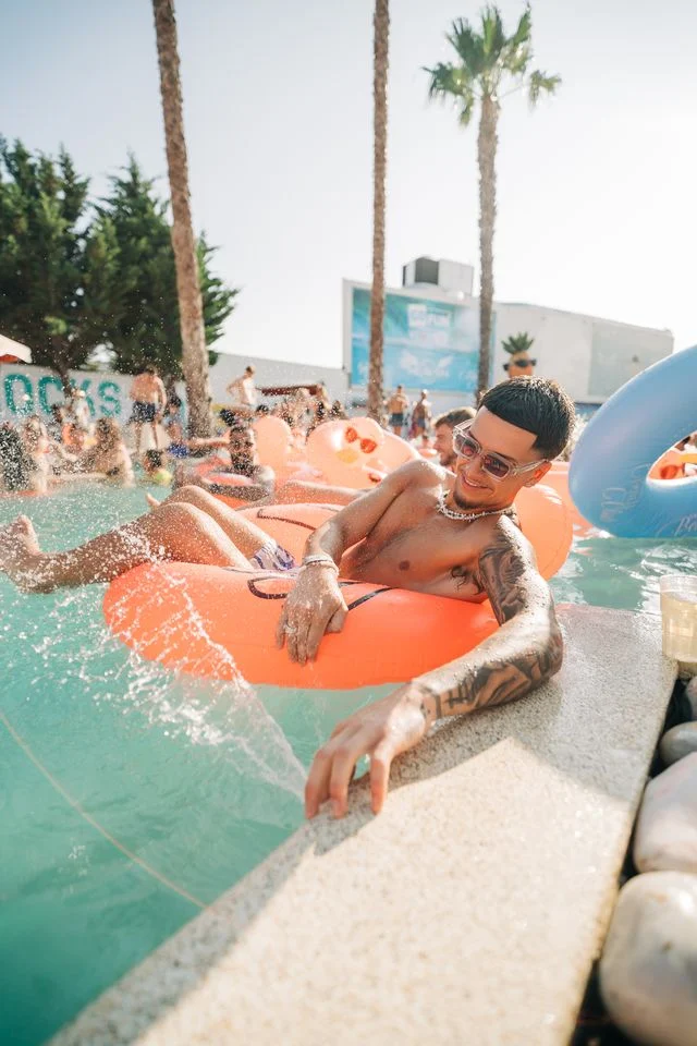 Sun, floats and drinks at the Albufeira Pool Party – summer vibes in full swing at Heaven Beach Club.