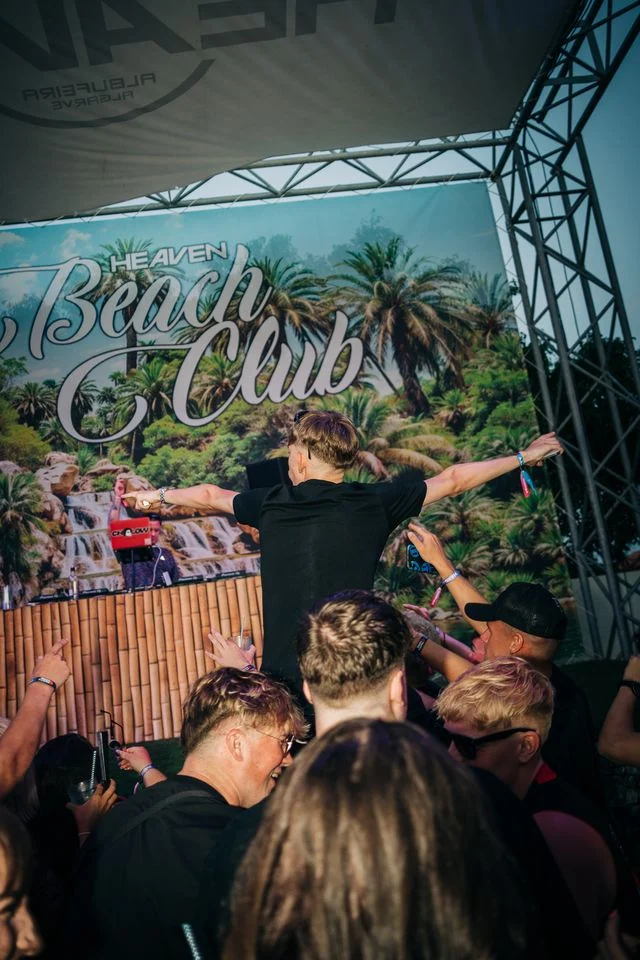 Crowd goes wild as the music drops at Agenda Beach Club Party in Albufeira, summer energy at its absolute peak.